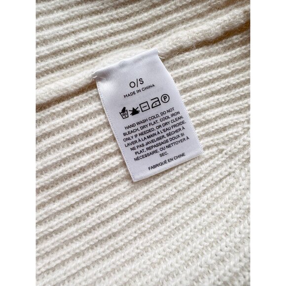 Aritzia BABATON LiteLuxe Birch Ribbed Cashmere Knit Beanie Toque Hat, One Size - Picture 8 of 12